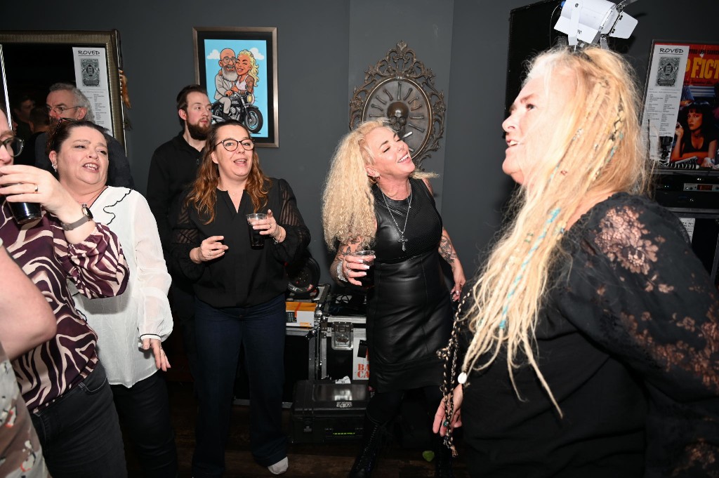 ../Images/10 jaar Ro's Barbershop 068.jpg